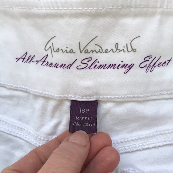 NEW Gloria Vanderbilt Pull On Bermuda Short. 16P - Picture 4 of 5